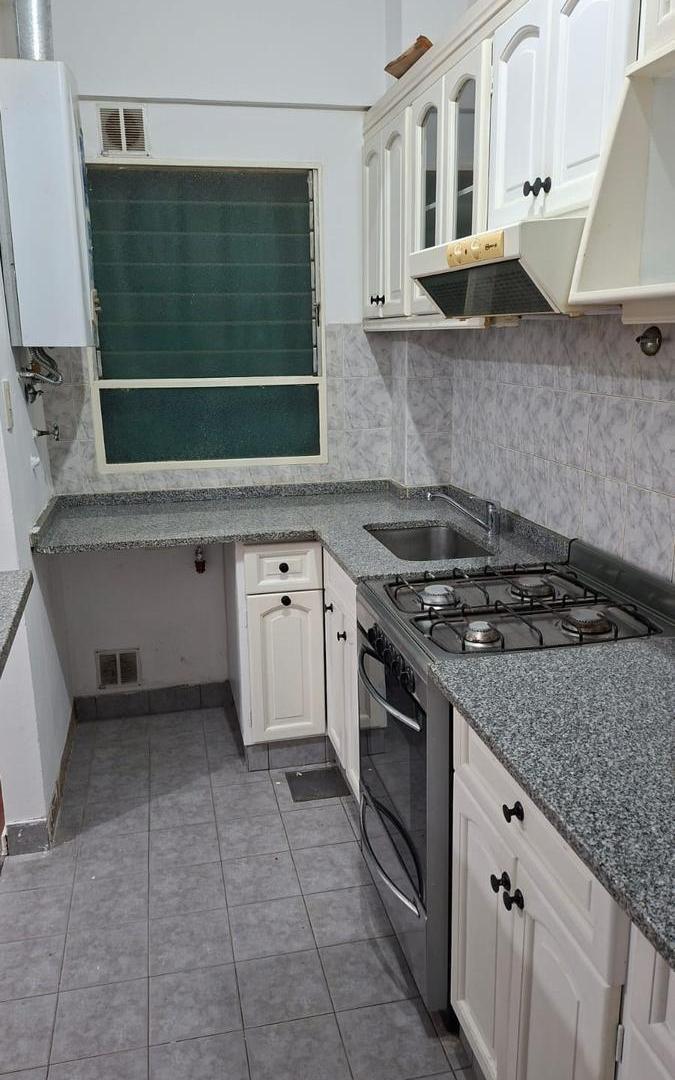 Foto de Departamento de dos ambientes y medio en alquiler en Avellaneda, imagen 2