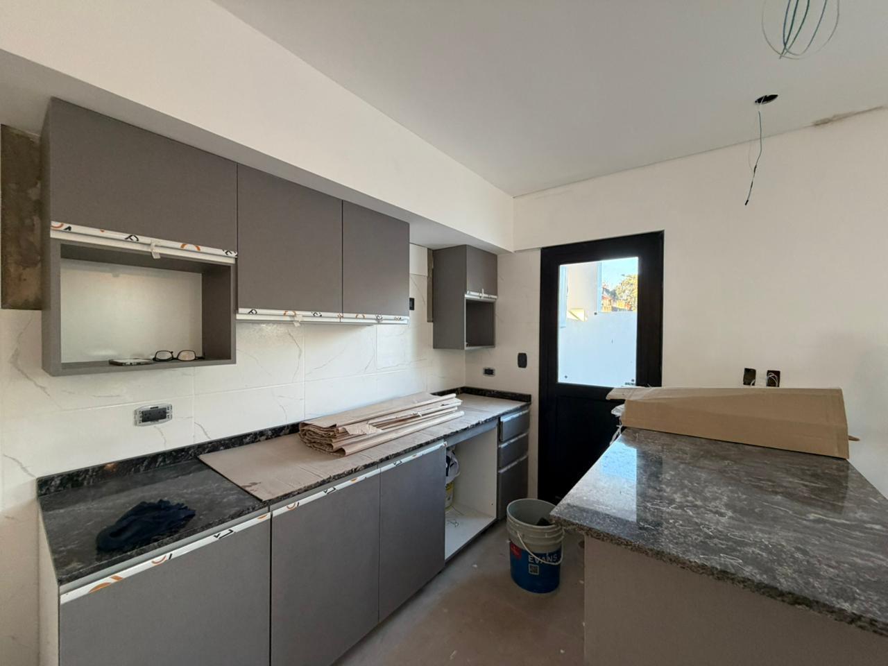 Foto de Departamento dos ambientes cochera en venta en bernal financiacion, imagen 3