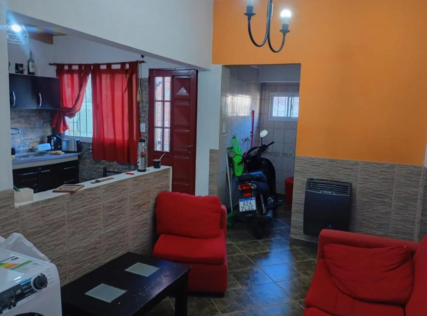 venta plátanos Berazategui tres ambientes jardin lavadero patio amlio lote cerca de la estacion 4