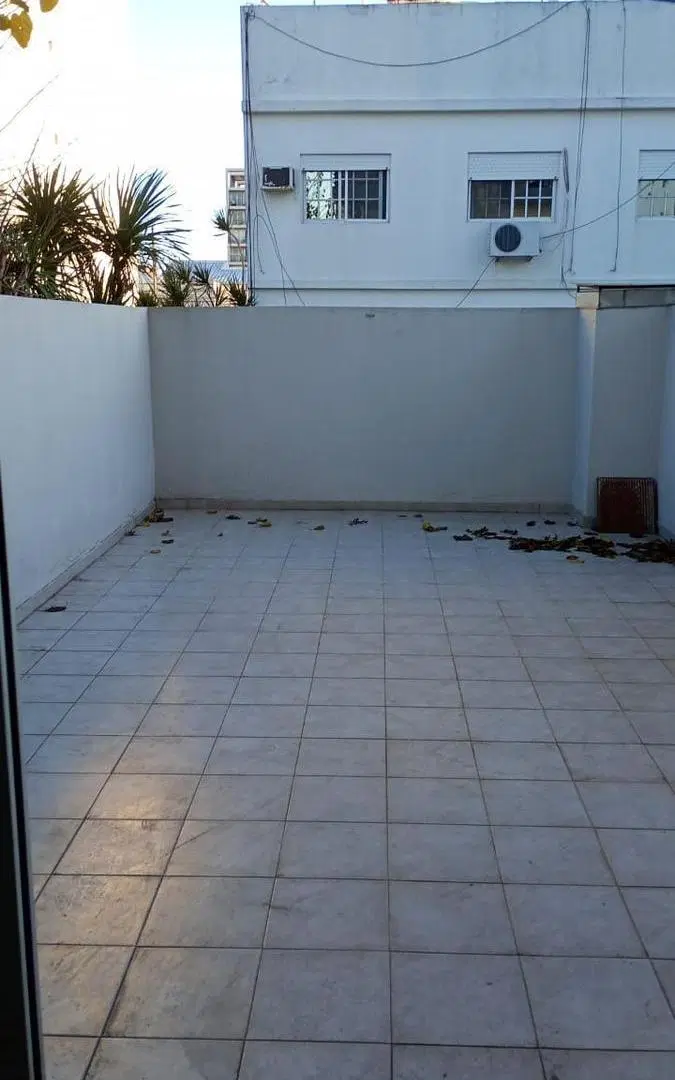Departamento en Wilde dos ambientes patio alquiler contrato a 1 2 años 3