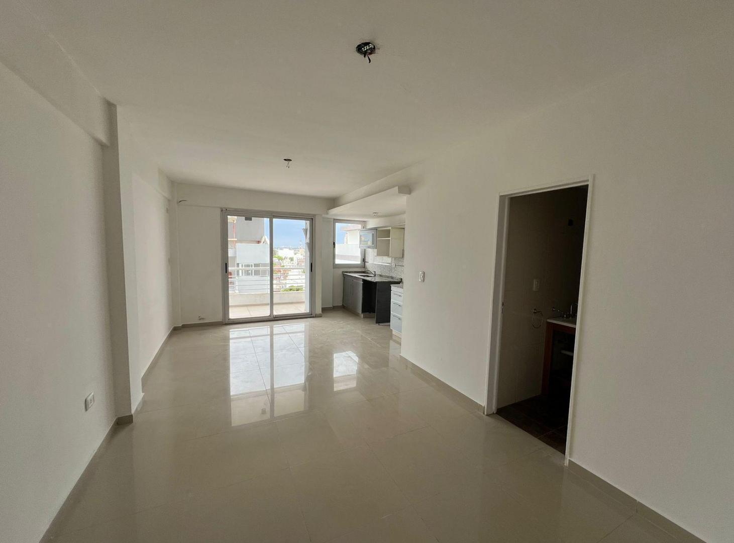 Foto de Departamento de dos ambientes en alquiler en el Centro de Wilde, imagen 2