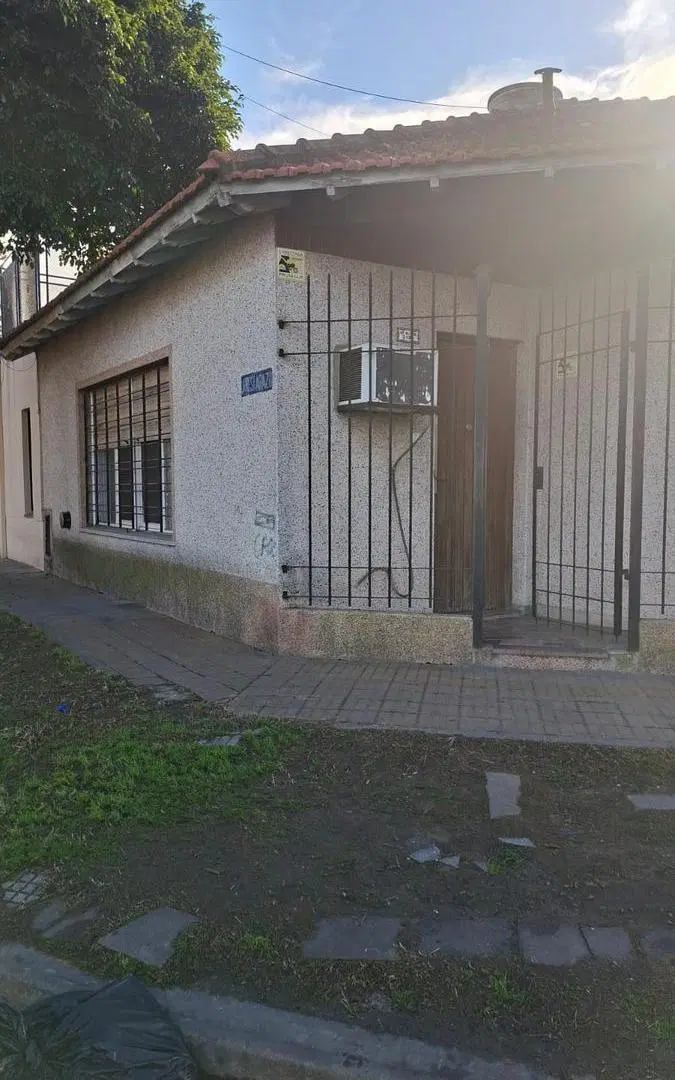 Casa 3 ambientes apto credito venta quilmes 2
