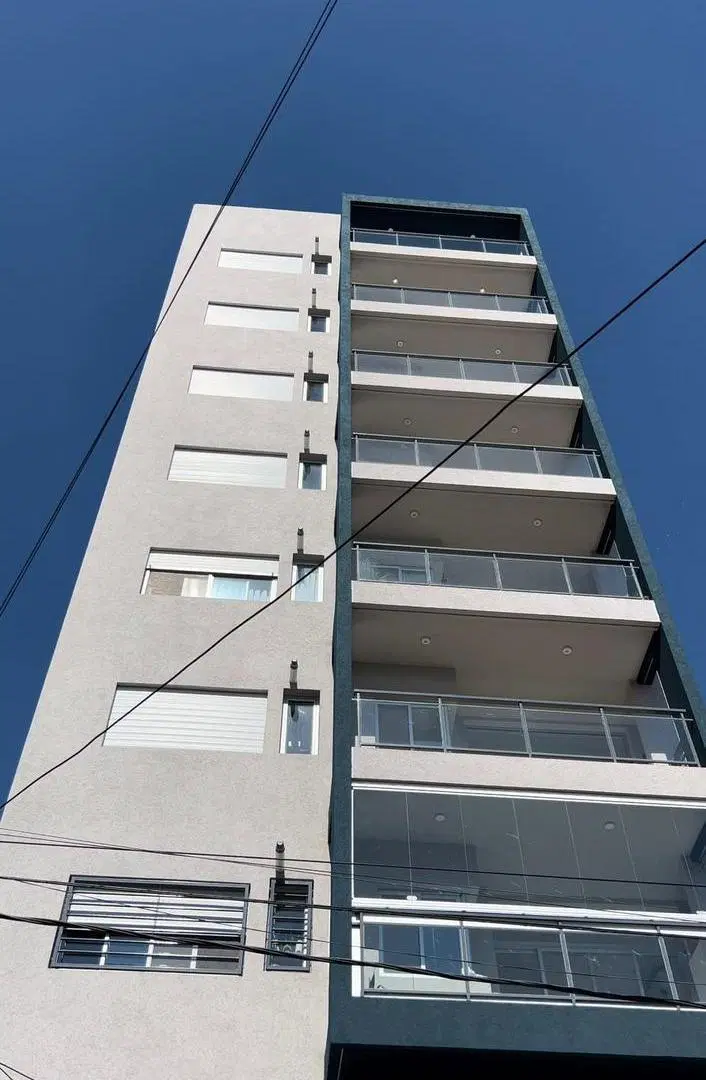 Condarco 134, Wilde ¡Semipiso de 4 ambientes con dos baños en Venta! 1