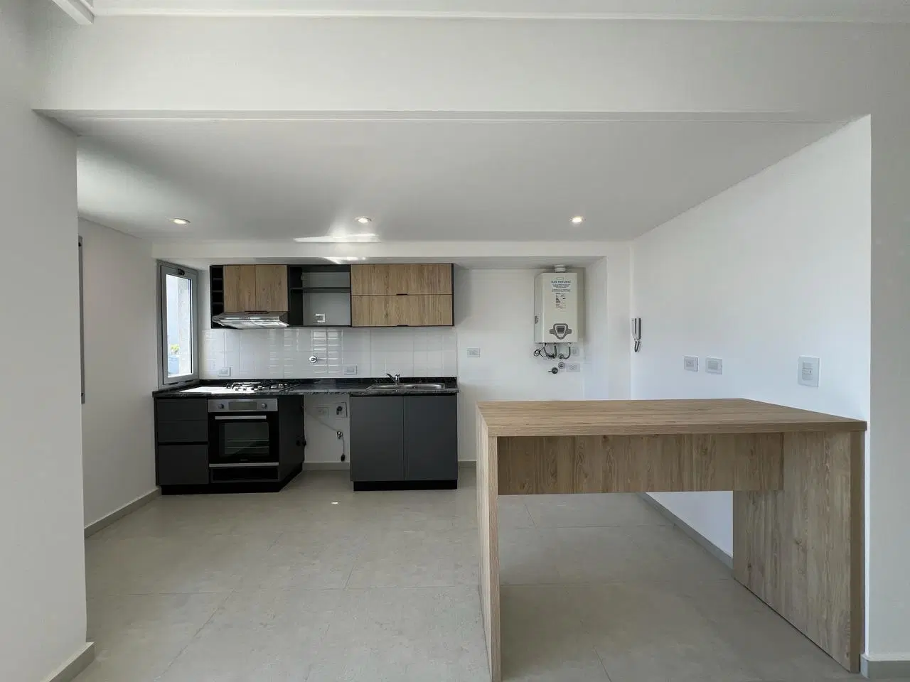Condarco 134, Wilde ¡Semipiso de 4 ambientes con dos baños en Venta! 5