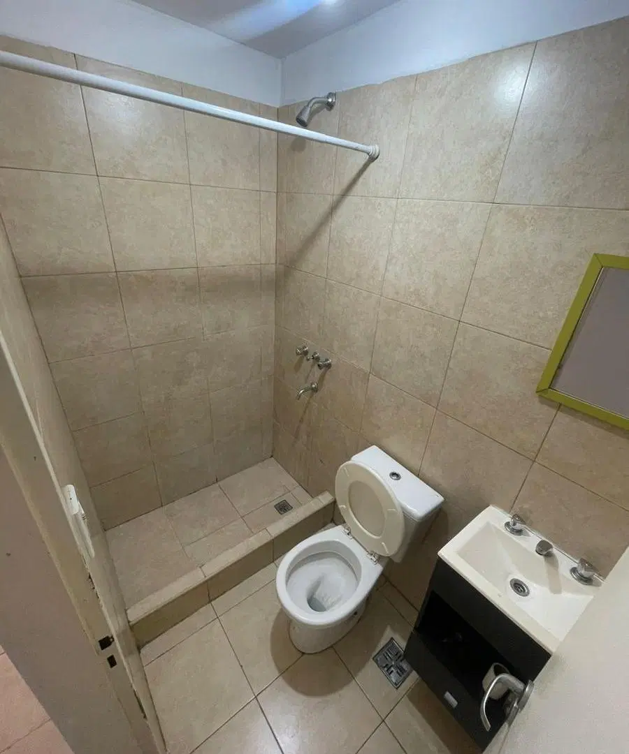 Departamento de ambiente y medio con Patio en Alquiler en Avellaneda 2
