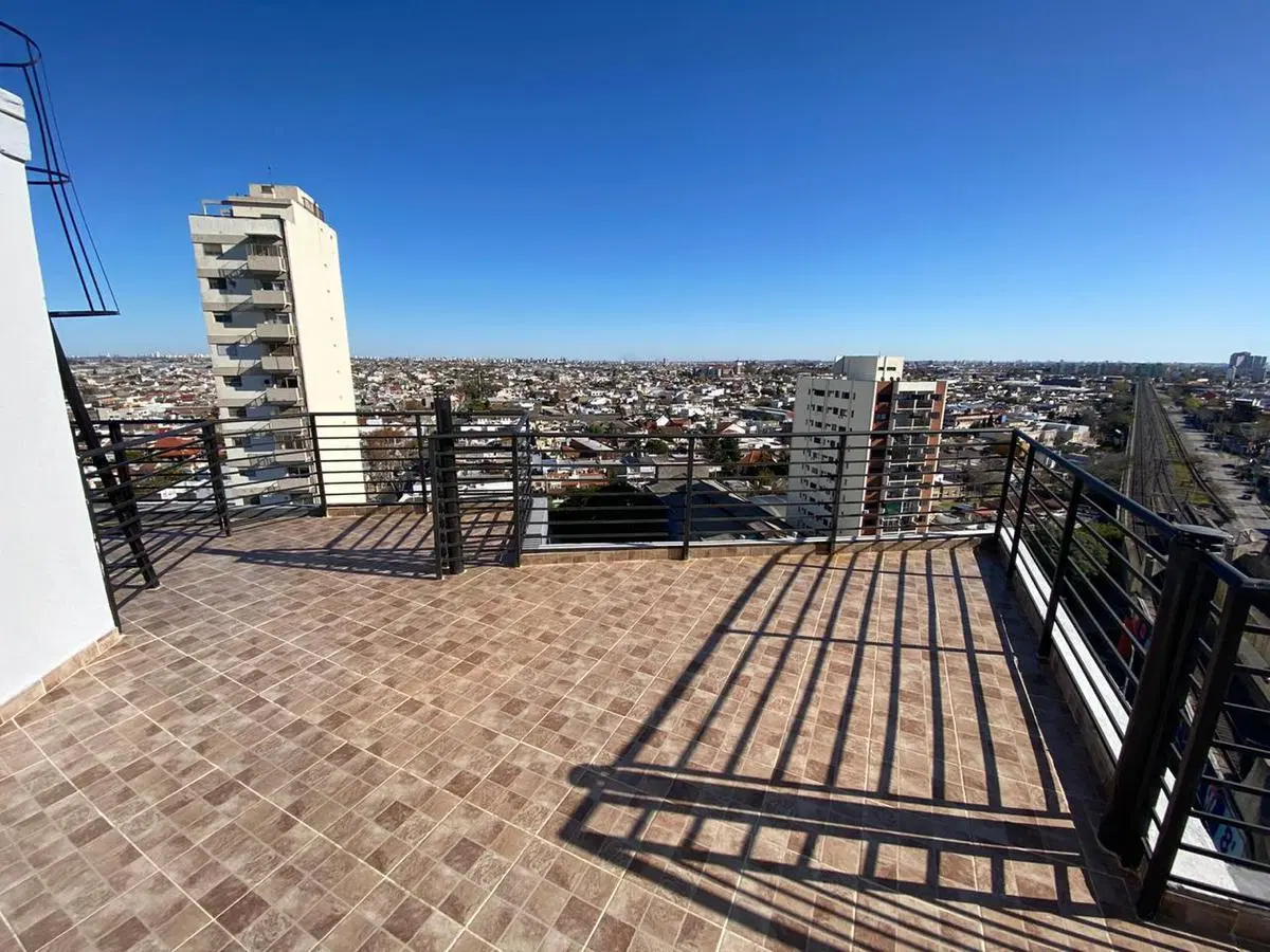 Departamento monoambiente en alquiler en Sarandi Avellaneda Terraza Patio propia 5