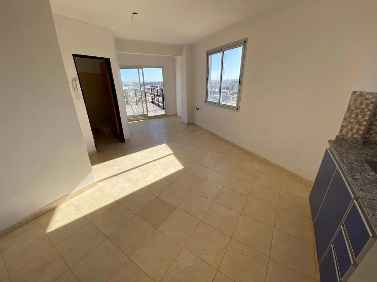 Departamento monoambiente en alquiler en Sarandi Avellaneda Terraza Patio propia 2