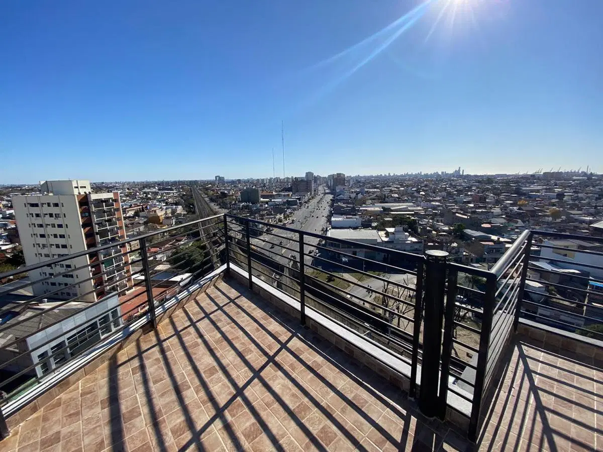 Departamento monoambiente en alquiler en Sarandi Avellaneda Terraza Patio propia 1