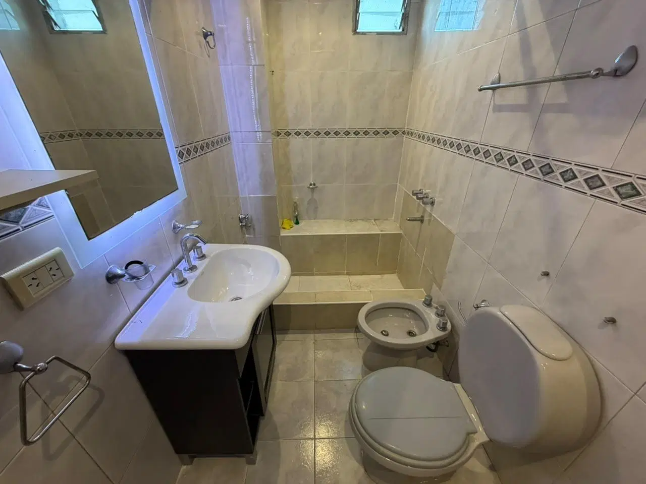 Departamento de 3 ambientes Wilde centro venta semipiso apto crédito cochera 5