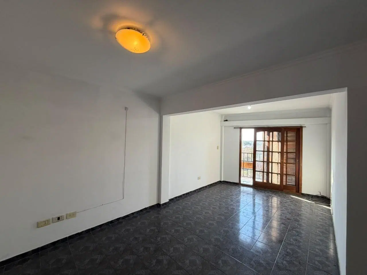 Departamento de 3 ambientes Wilde centro venta semipiso apto crédito cochera 2