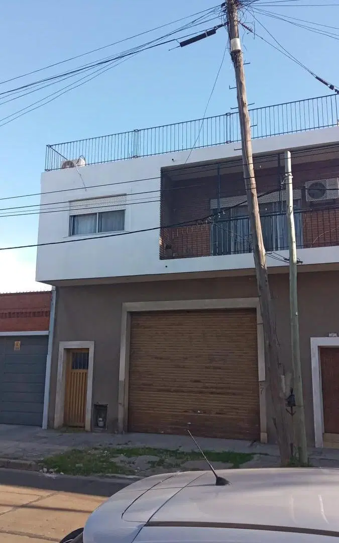PH wilde centro venta 3 ambientes patio terraza primer piso escalera 2