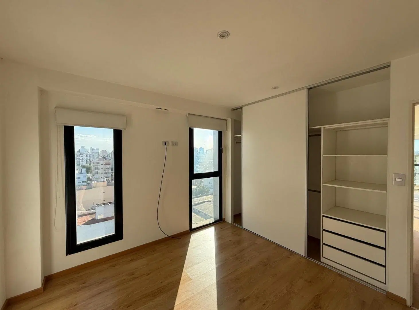 Departamento dos ambientes en alquiler en Wilde Centro 5