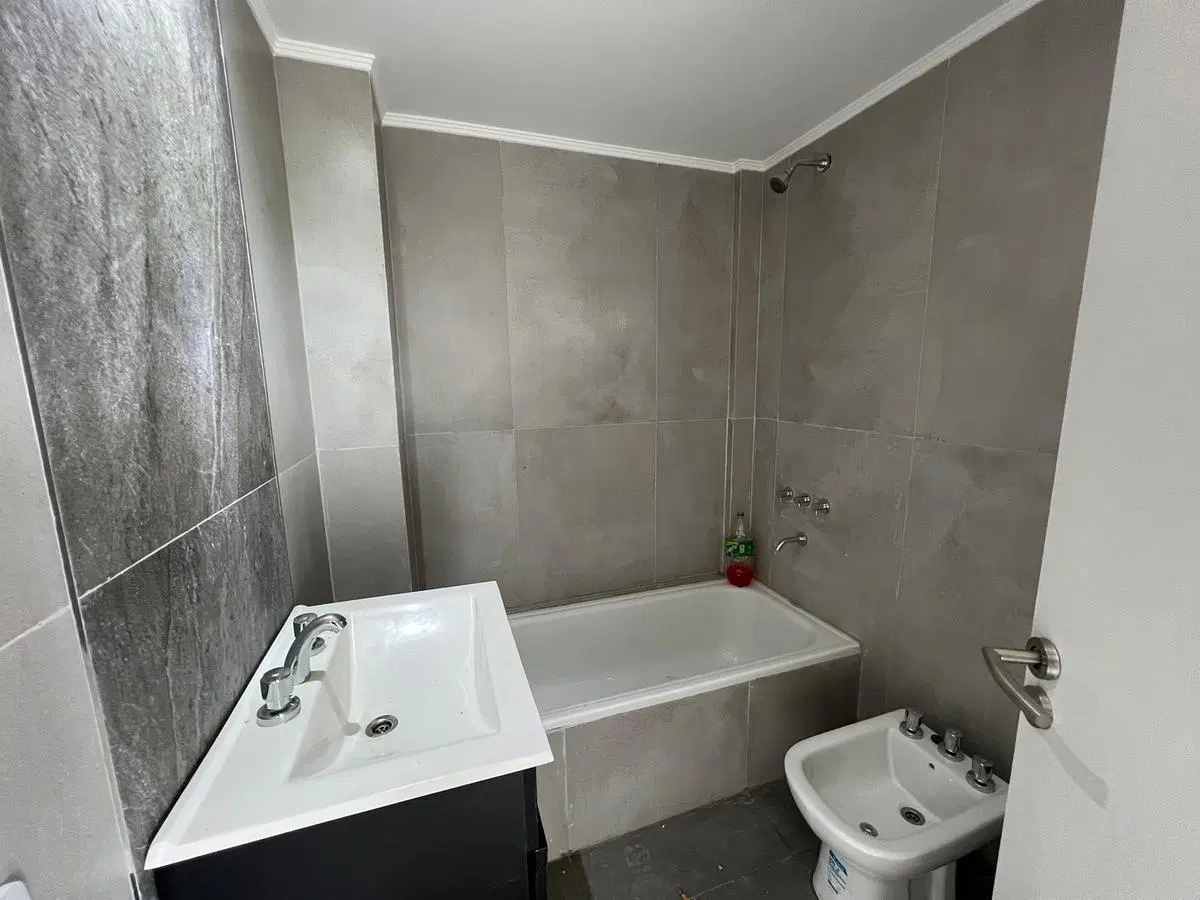 Departamento monoambiente en alquiler en Wilde 8
