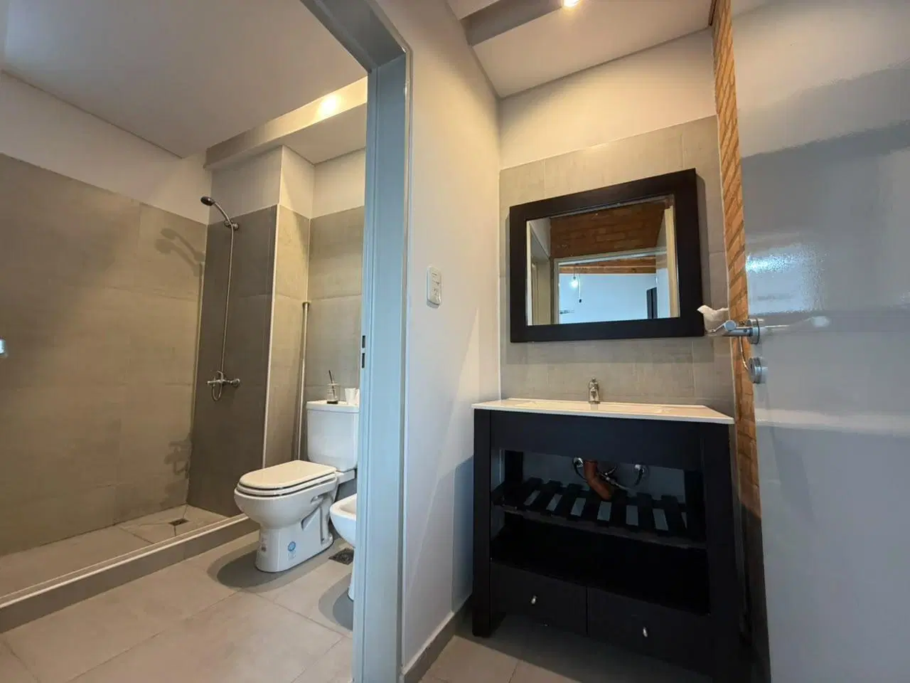 Departamento de tres ambientes primer piso  Alquiler en Villa Dominico 2