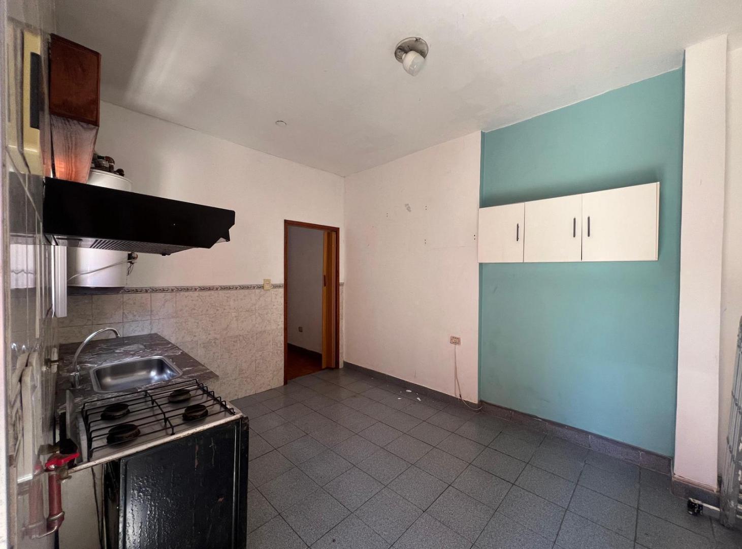 Foto de Departamento PH de dos ambientes con patio en Alquiler en Villa, imagen 2