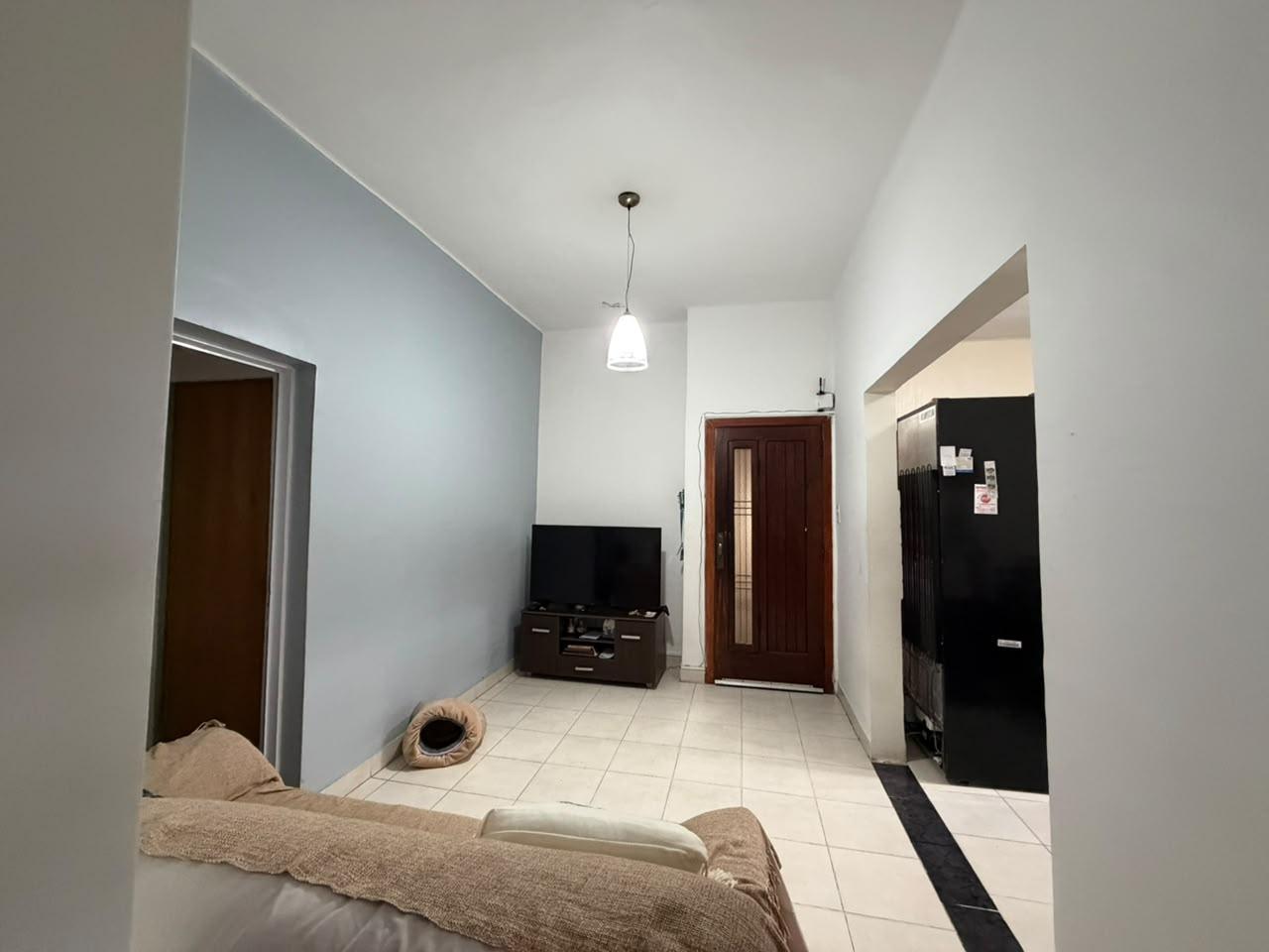 Foto de Amplia casa seis ambientes jardin y terraza a la venta en Wilde, imagen 2