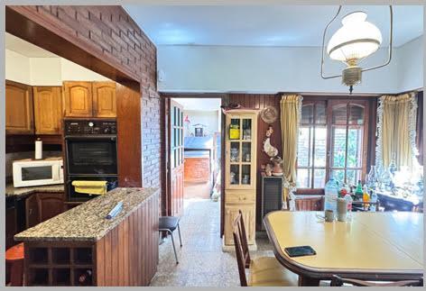 Foto de Casa QUILMES OESTE CUATRO AMBIENTES VENTA GALPON TALLER DEPOSITO jardin, imagen 4