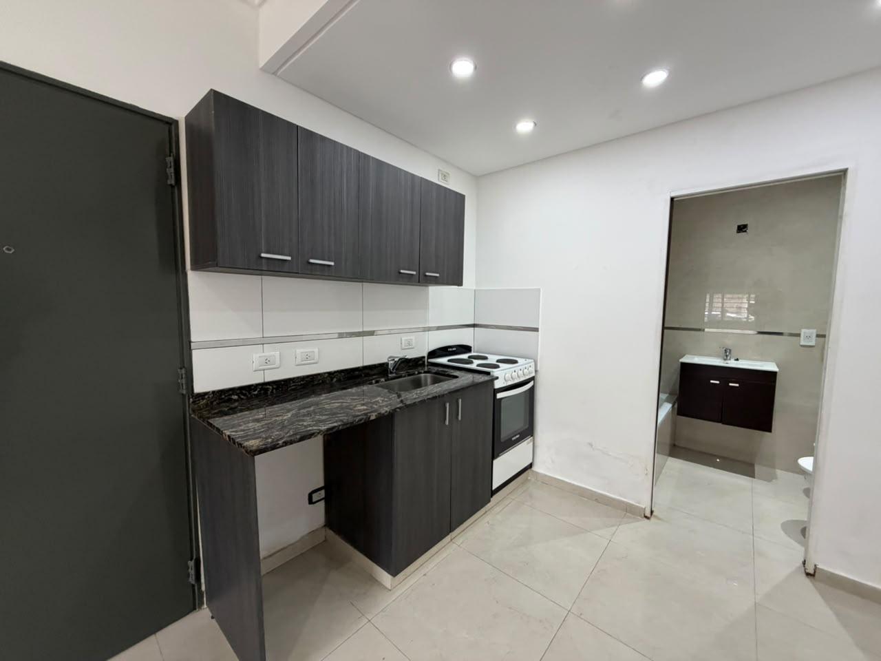 Foto de Alquiler Departamento Monoambiente Planta Baja Wilde Centro Expensas, imagen 1