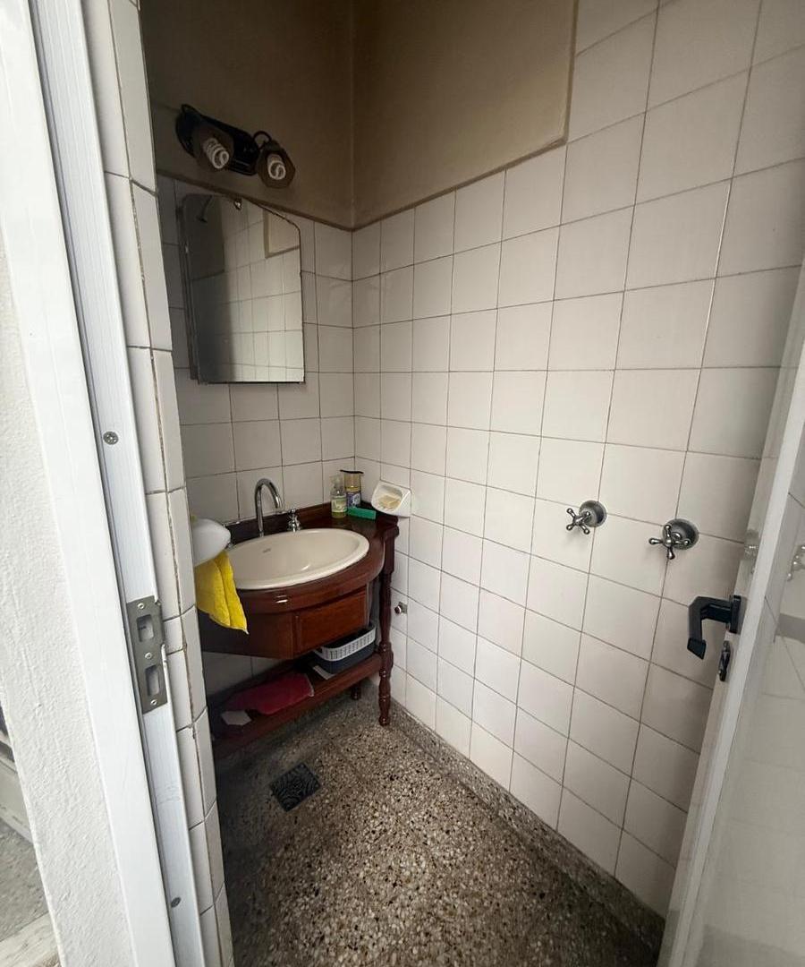 Foto de Casa en Avellaneda apto credito cochera patio 5 dormitorios venta, imagen 2