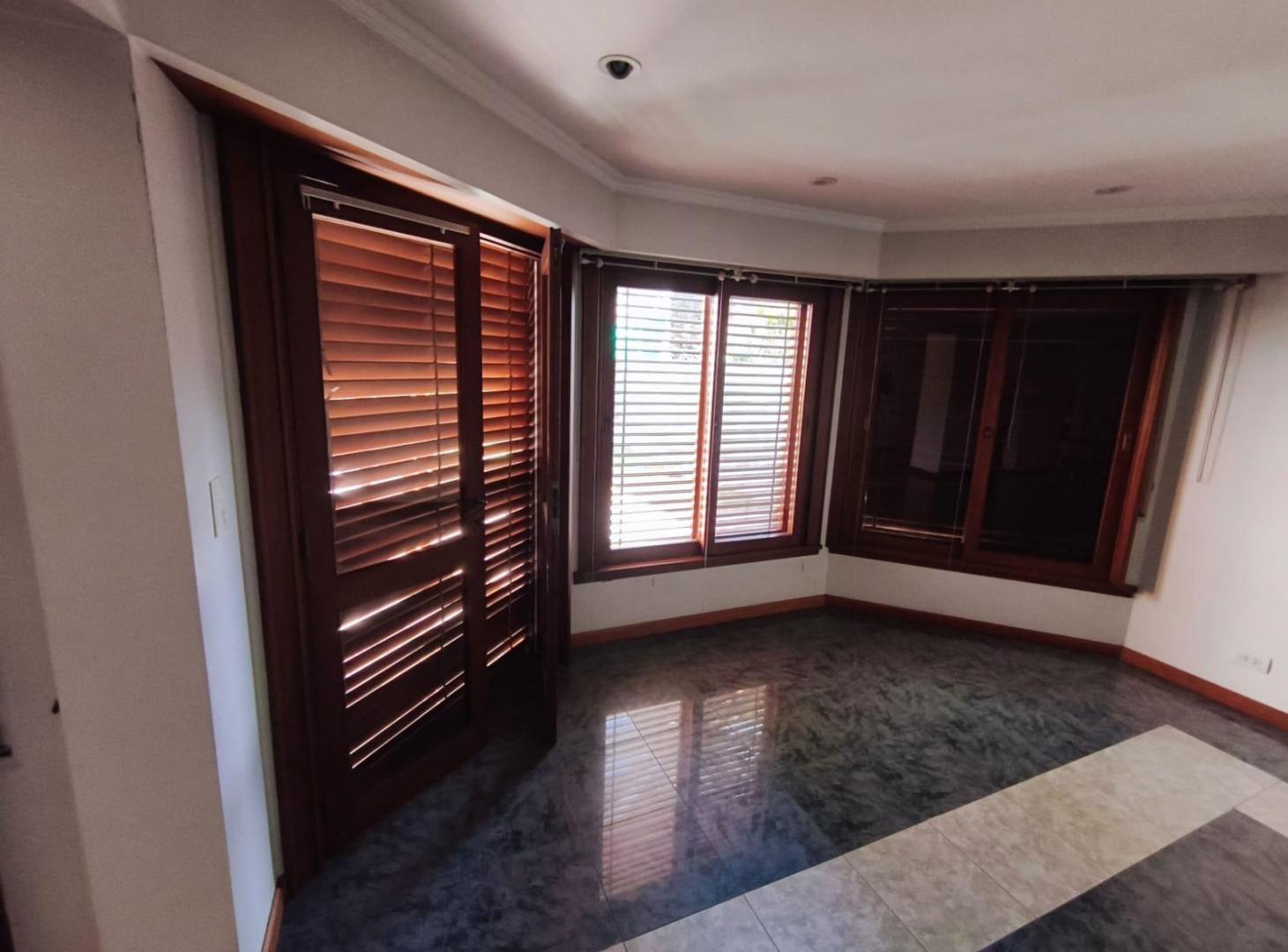Foto de Casa venta 5 ambientes don bosco cochera pileta jardin banos en suite, imagen 3