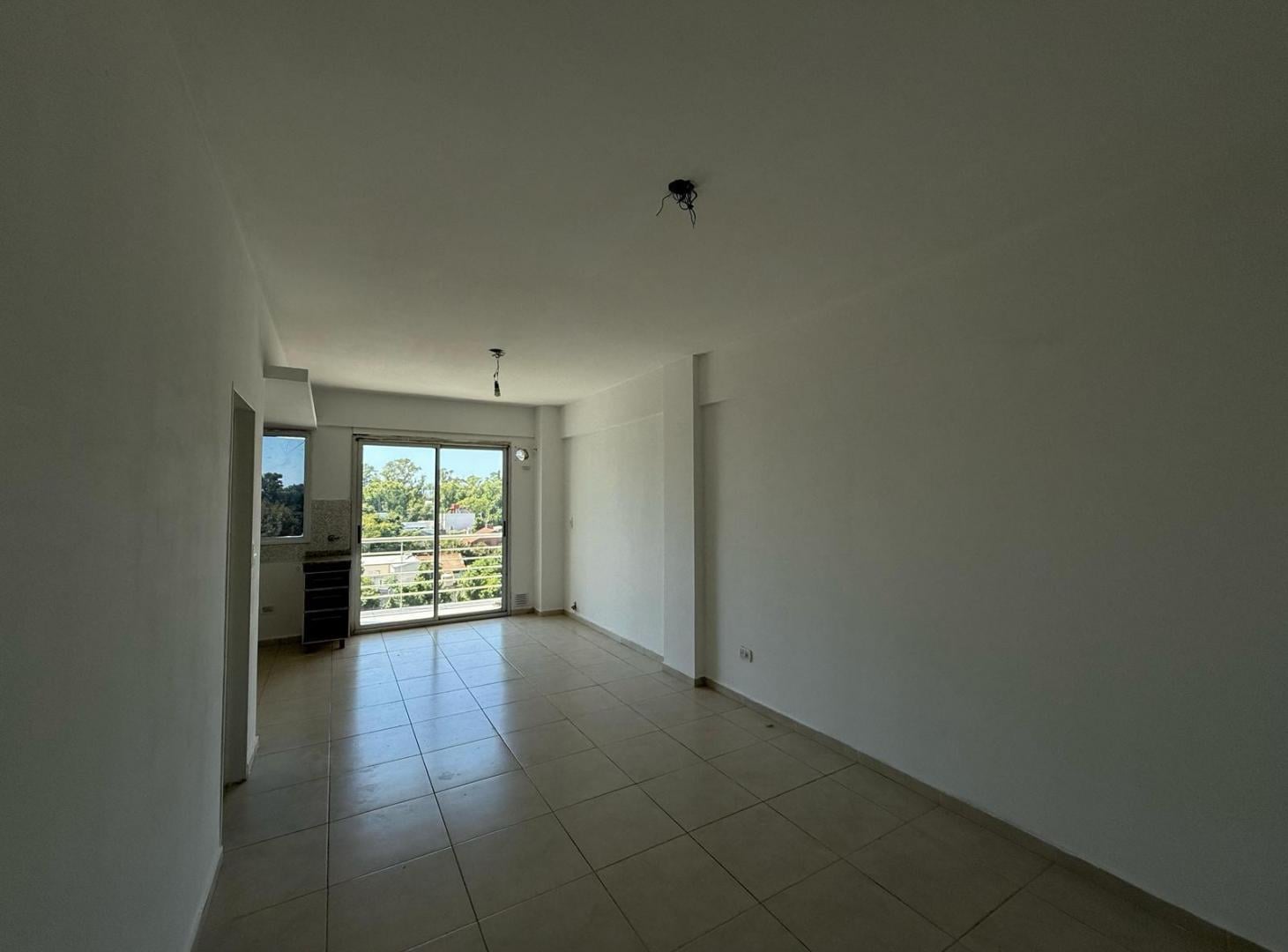 Foto de Departamento de dos ambientes en Alquiler en Wilde Centro, imagen 2
