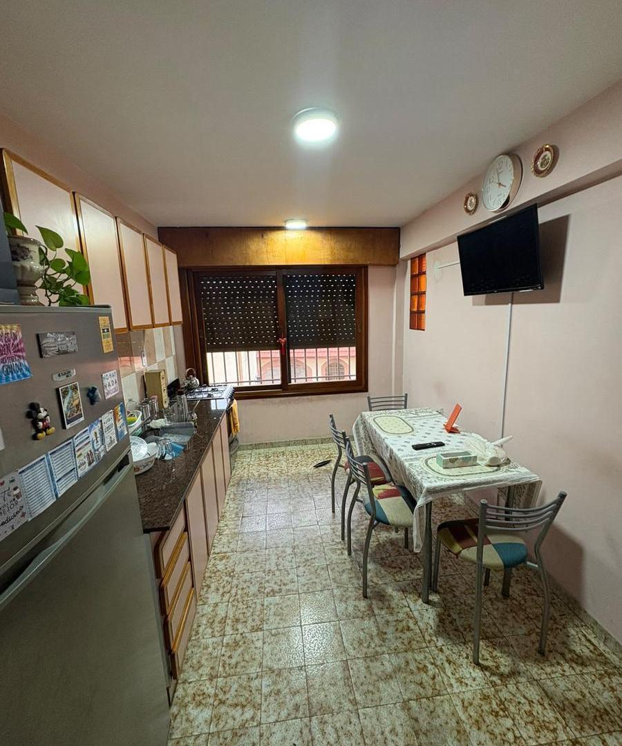 Foto de Casa de Cuatro ambientes con Quincho, Pileta y Garage en Venta en, imagen 2