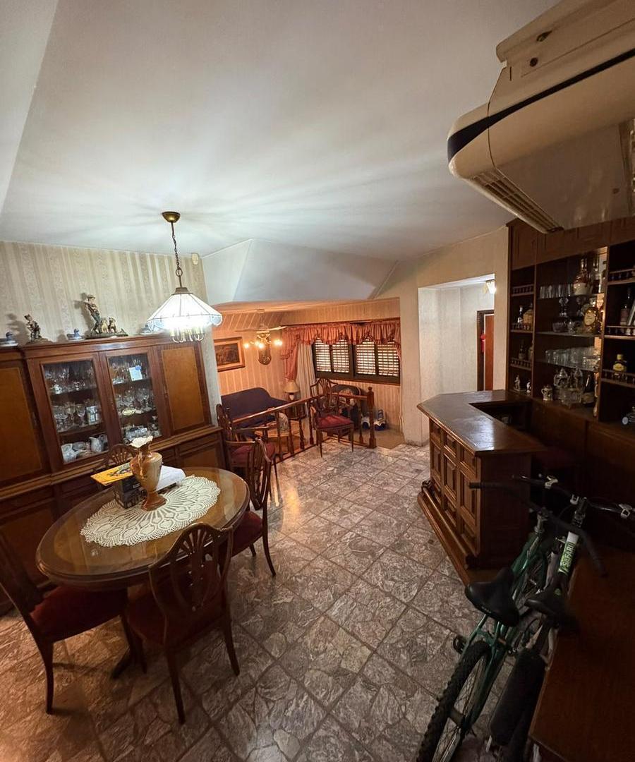Foto de Casa de Cuatro ambientes con Quincho, Pileta y Garage en Venta en, imagen 1