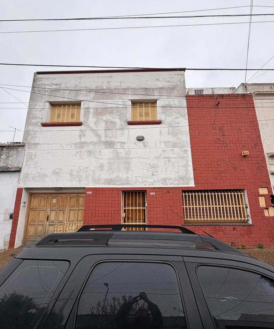 Foto de Casa de Cuatro ambientes con Quincho, Pileta y Garage en Venta en, imagen 5