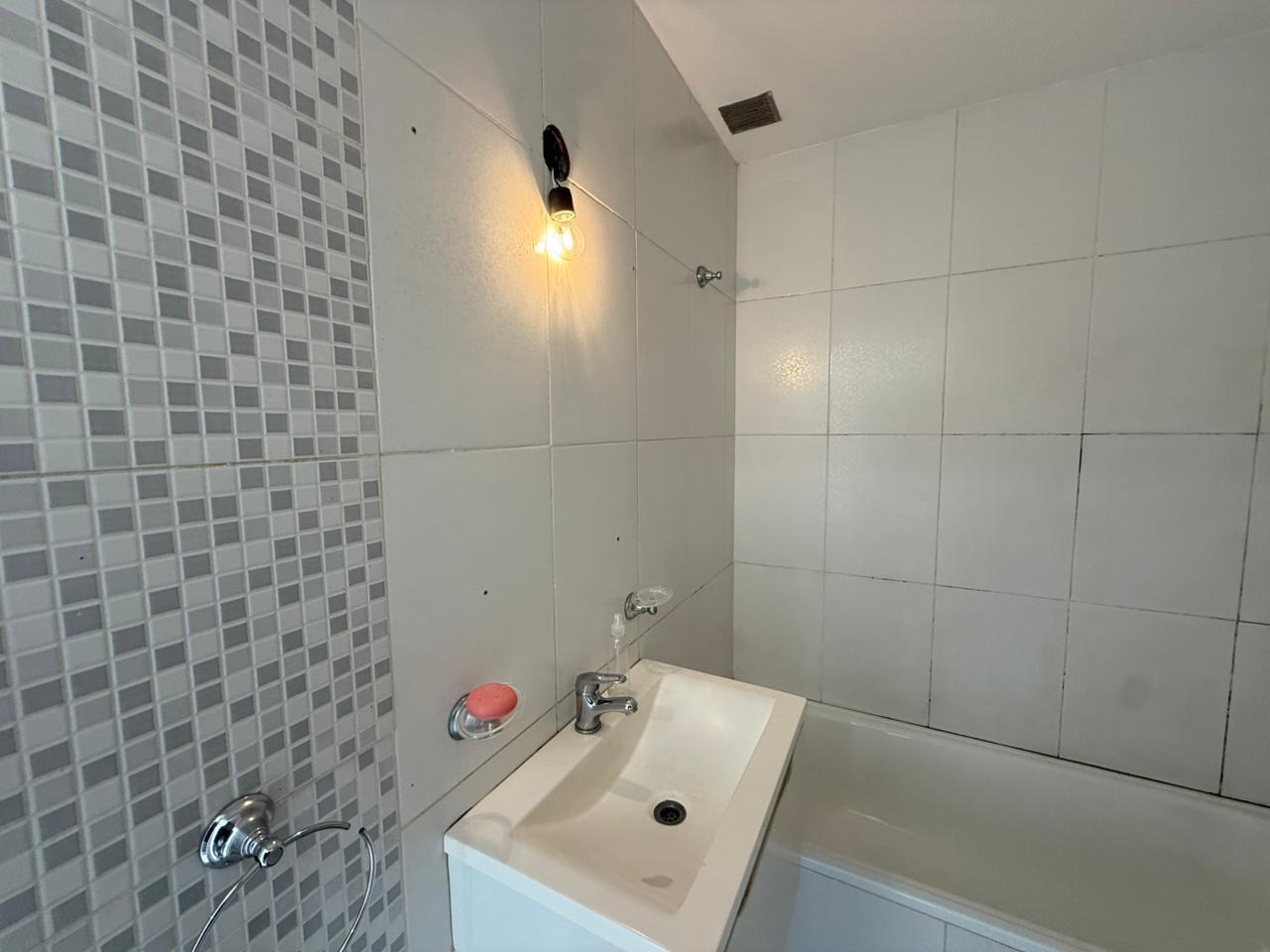 Foto de Departamento de dos ambientes en Venta en Wilde Centro, imagen 3
