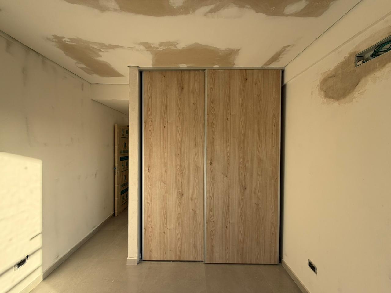 Foto de Departamento tres ambientes cochera en alquiler bernal centro, imagen 4