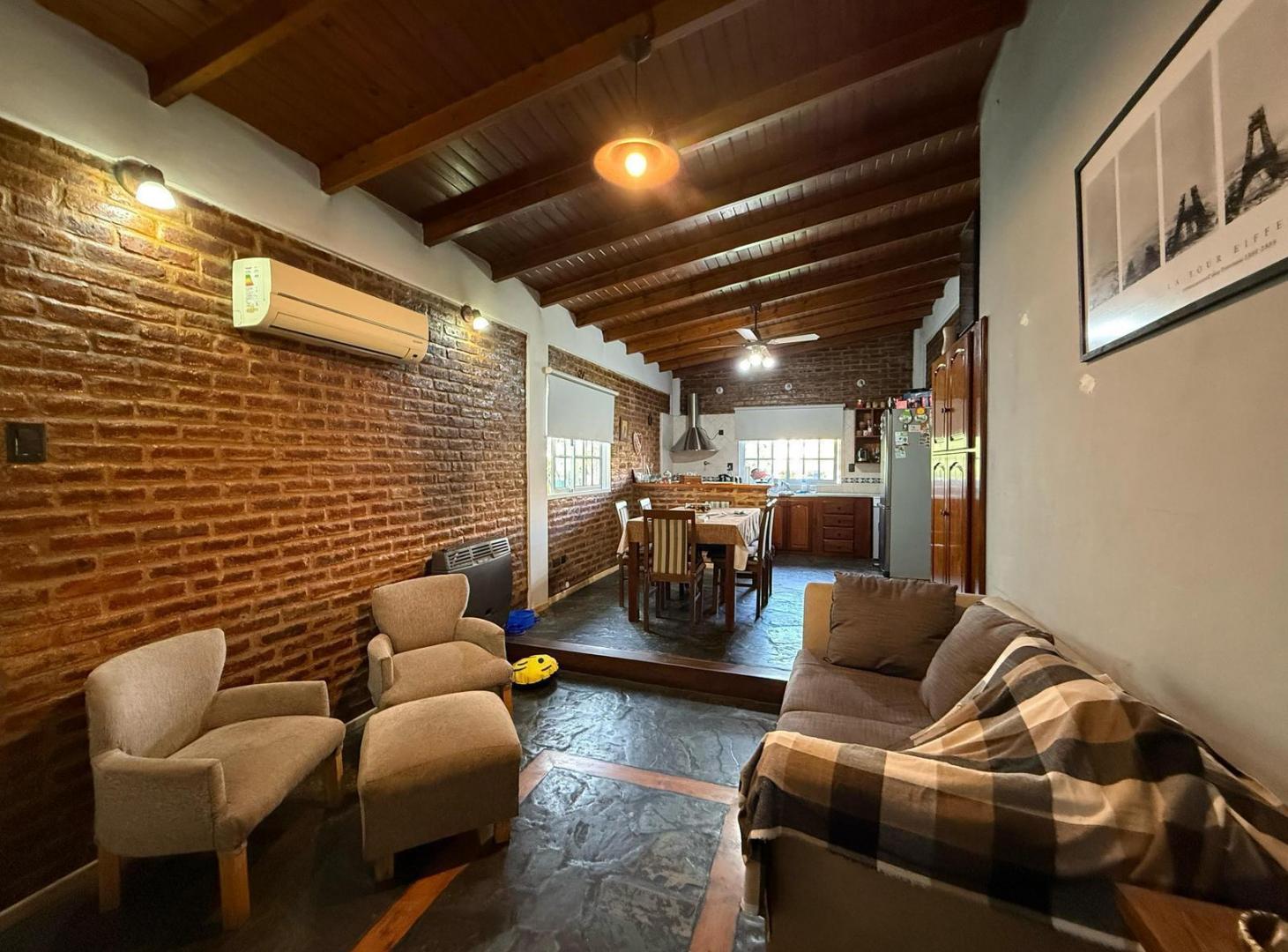 Foto de Casa tres ambientes apto credito cochera en venta en Quilmes, imagen 3