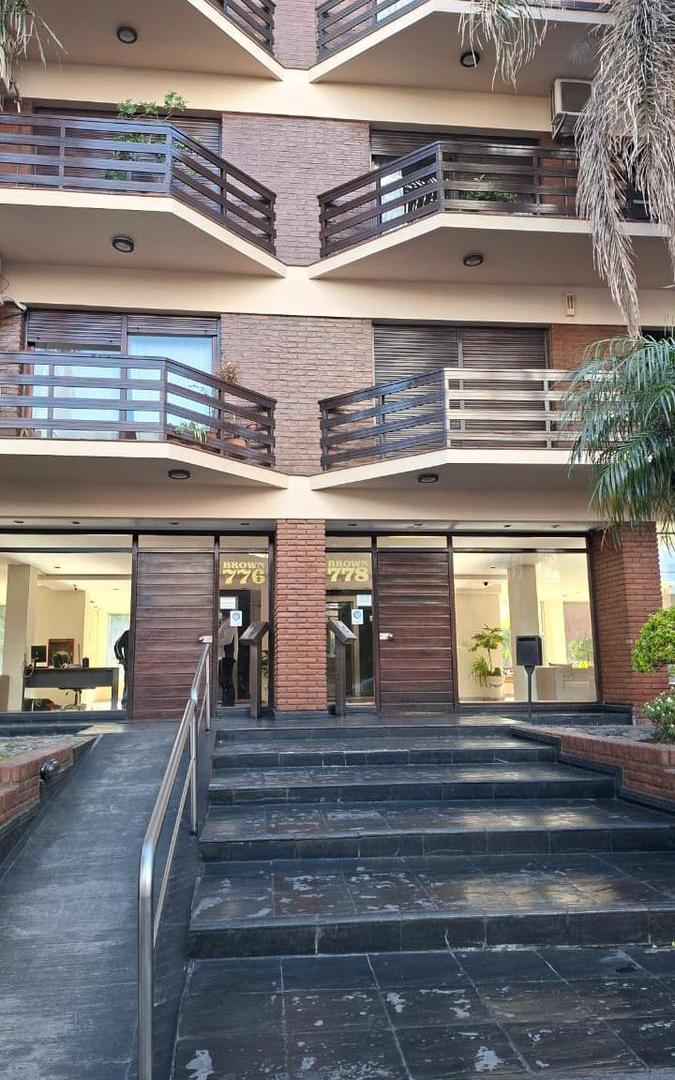 Foto de Departamento 3 dormitorios balcones cochera apto crédito venta Quilmes, imagen 1