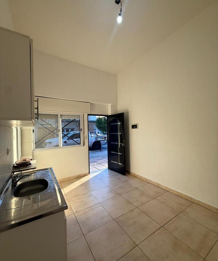 Foto de PH electrico en alquiler dos ambientes en villa dominico, imagen 2