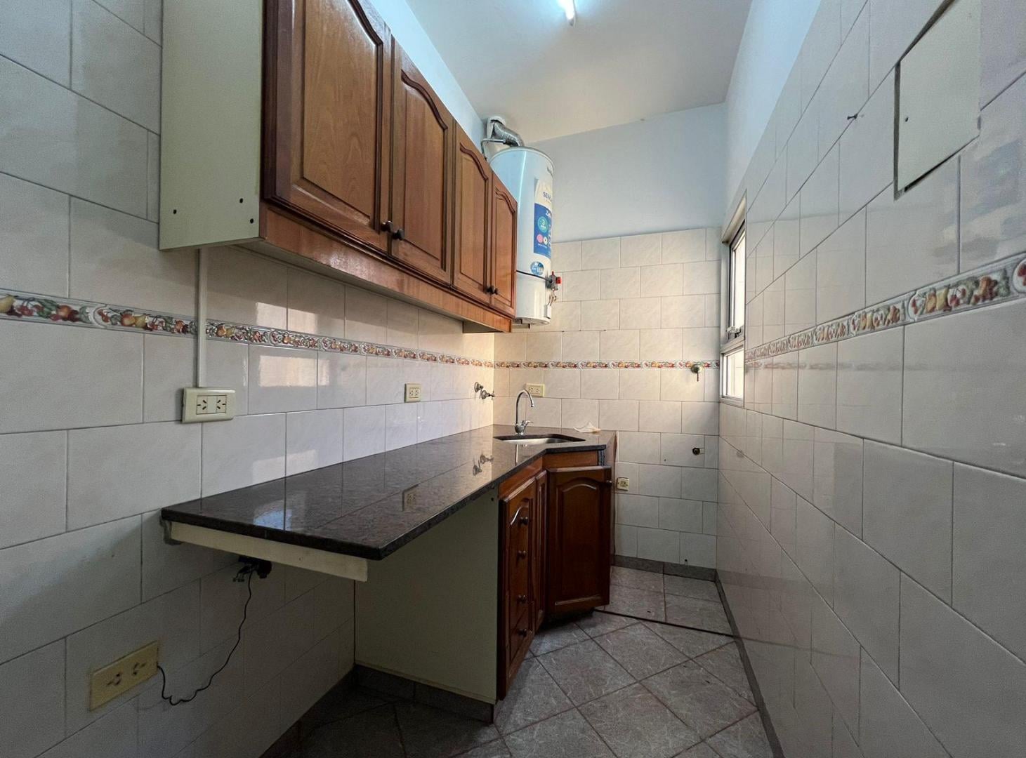 Foto de Departamento de tres ambientes en Alquiler en Sarandi, imagen 1