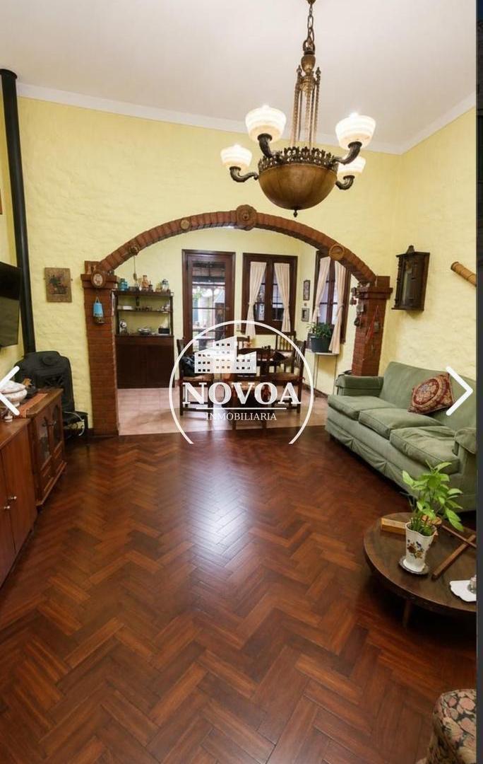 Foto de Casa Bernal Centro Quilmes 3 ambientes Apto Crédito Pileta 2 Cocheras, imagen 4