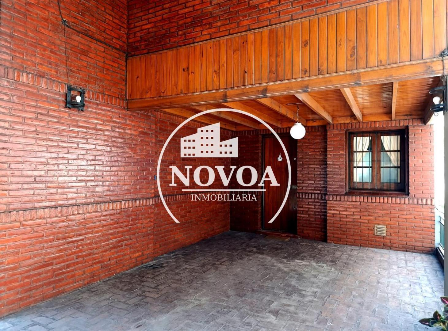 Foto de Casa Bernal Centro Quilmes 3 ambientes Apto Crédito Pileta 2 Cocheras, imagen 2