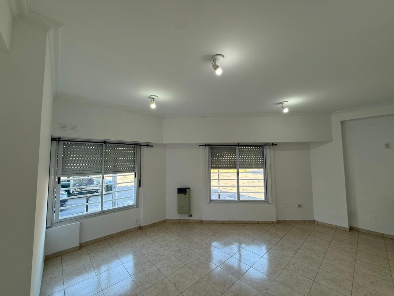 Foto de Departamento wilde centro tres ambientes patio venta apto credito, imagen 4