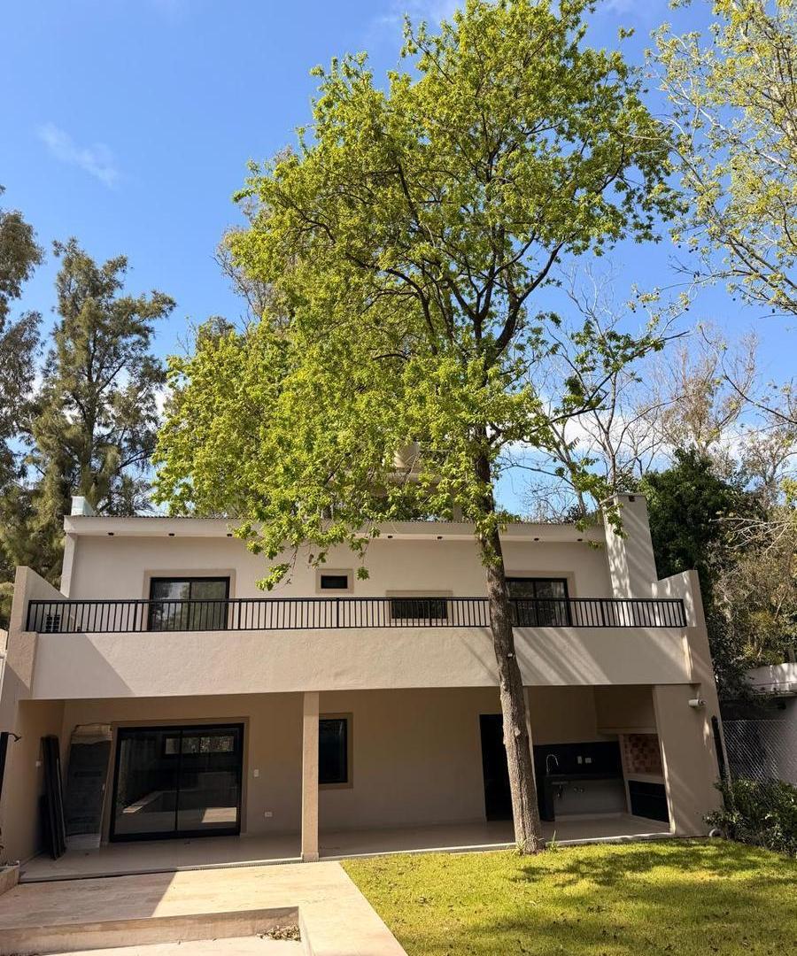 Foto de Casa en venta cuatro ambientes parque pileta cochera hudson el, imagen 2
