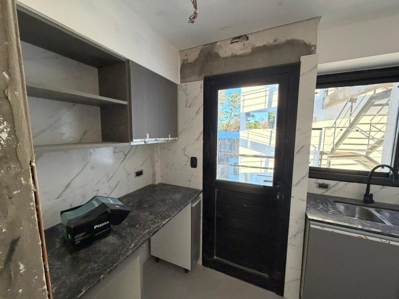 Foto de Departamento tres ambientes cochera en alquiler bernal centro, imagen 5