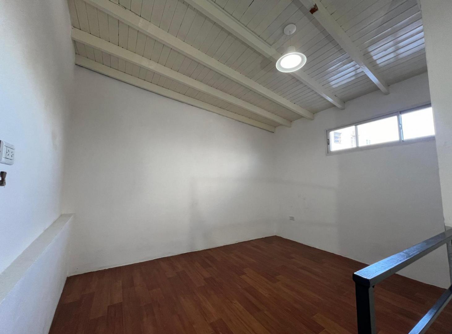 Foto de Departamento PH de dos ambientes en alquiler en Wilde sin expensas, imagen 5