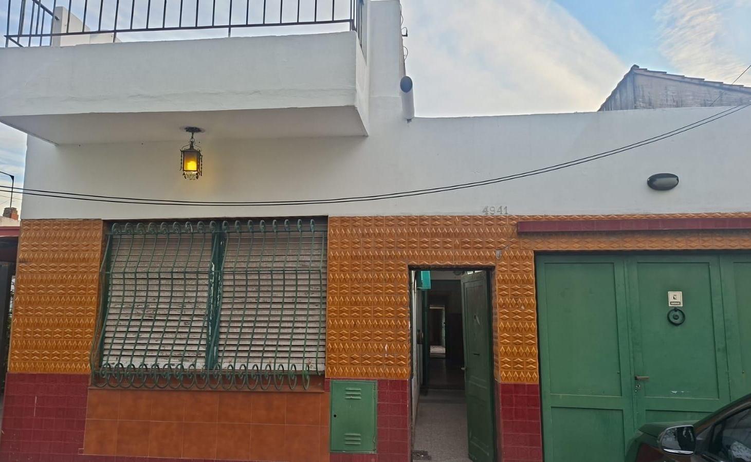 Foto de Casa a reciclar 3 ambientes en venta wilde frente, imagen 3