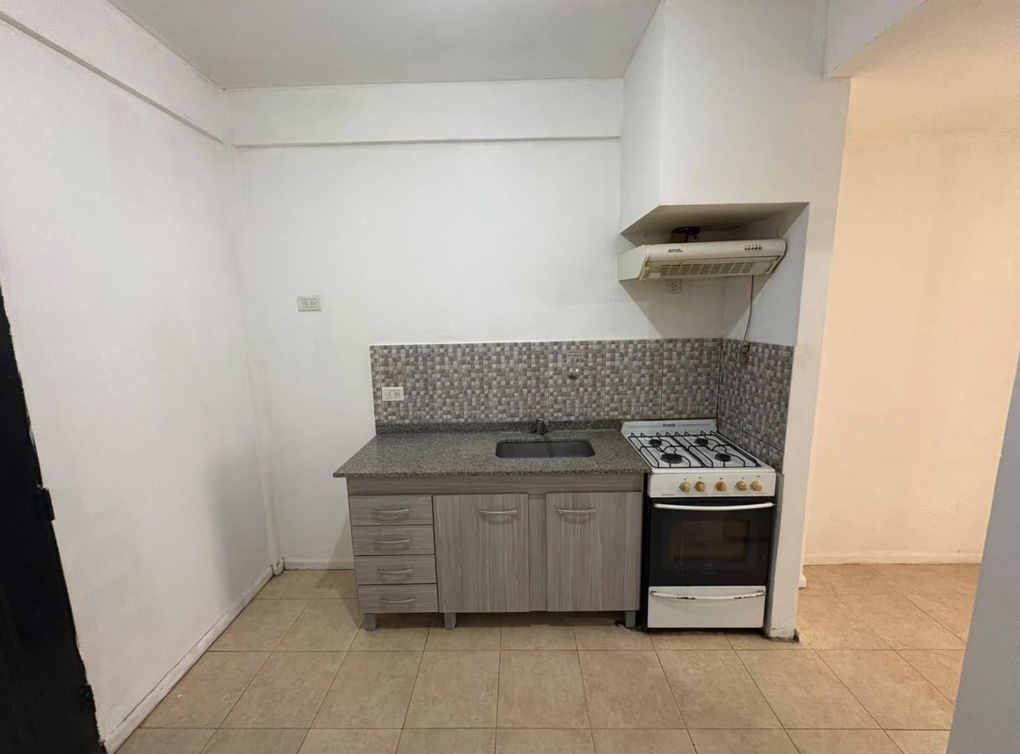 Foto de Departamento de ambiente y medio con Patio en Alquiler en Avellaneda, imagen 5
