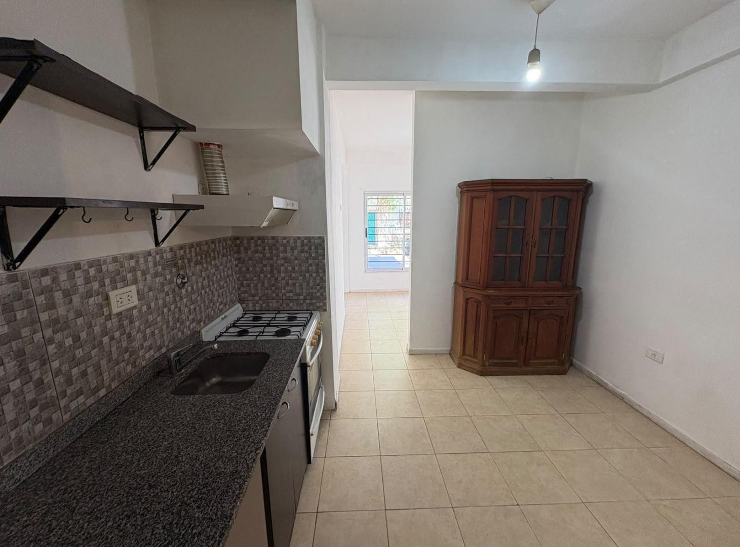 Foto de Departamento de ambiente y medio en alquiler en Avellaneda, imagen 1