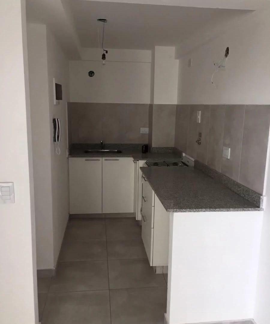 Foto de Departamento de dos ambientes duplex en venta en Sarandí APTO CREDITO, imagen 2