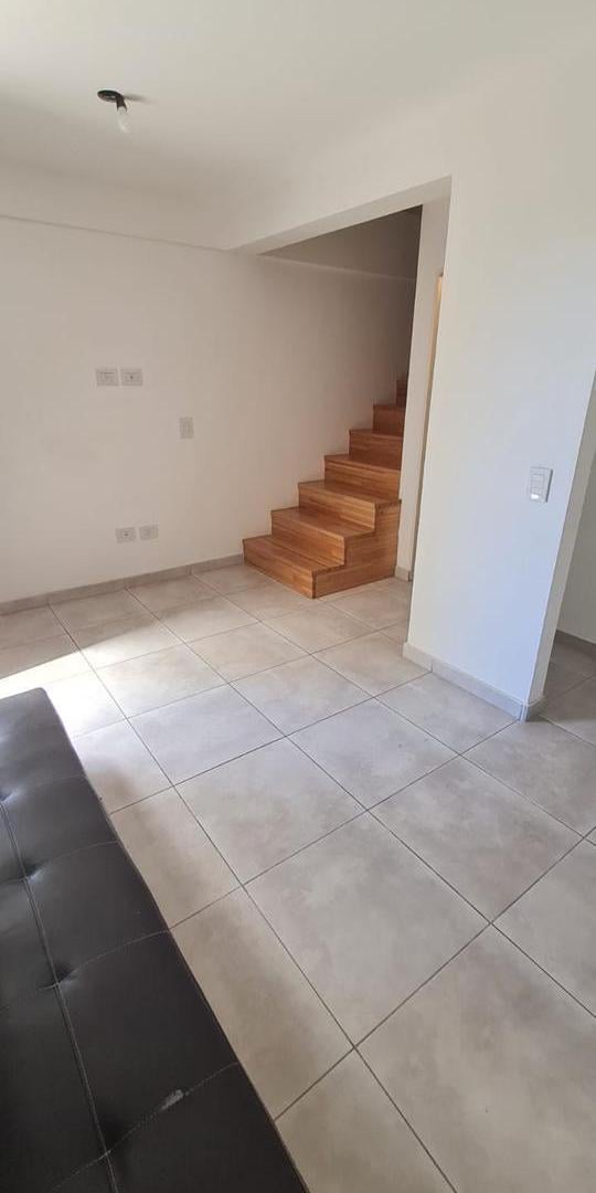 Foto de Departamento de dos ambientes duplex en venta en Sarandí APTO CREDITO, imagen 5