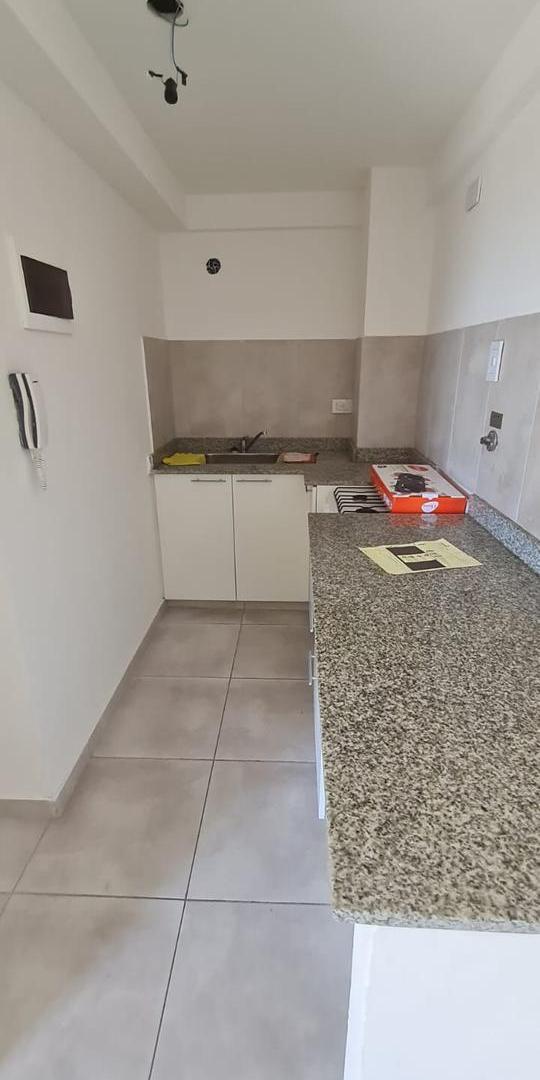 Foto de Departamento de dos ambientes duplex en venta en Sarandí APTO CREDITO, imagen 3
