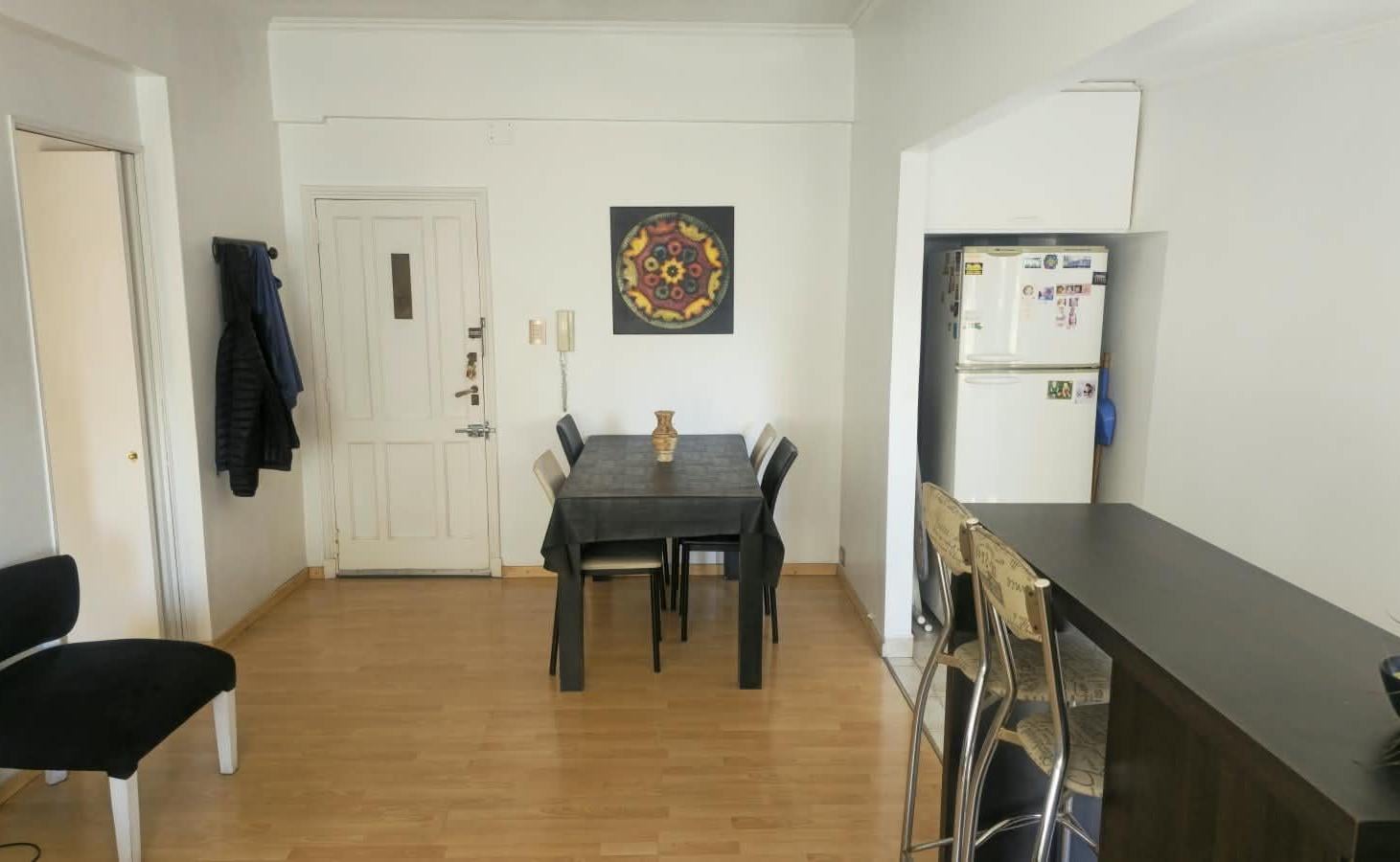 Foto de Departamento de tres ambientes por escalera en Venta en Avellaneda, imagen 1