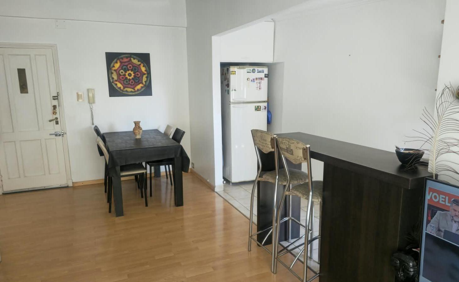 Foto de Departamento de tres ambientes por escalera en Venta en Avellaneda, imagen 2