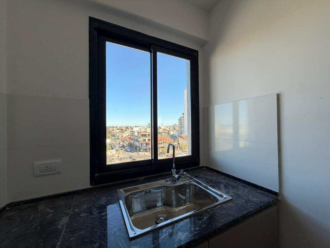 Foto de Departamento de dos ambientes en Venta en Wilde Centro, imagen 3