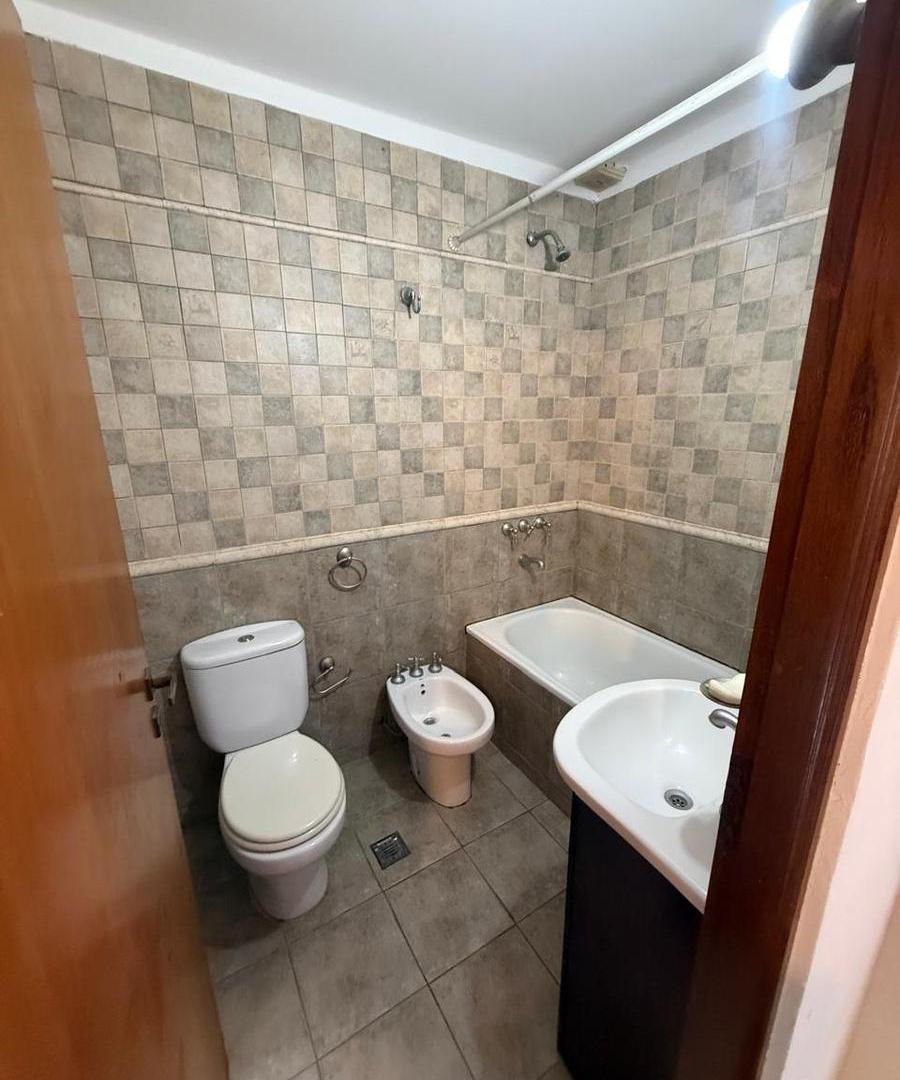 Foto de PH venta sarandí apto crédito 3 ambientes patio parrilla apto crédito, imagen 2